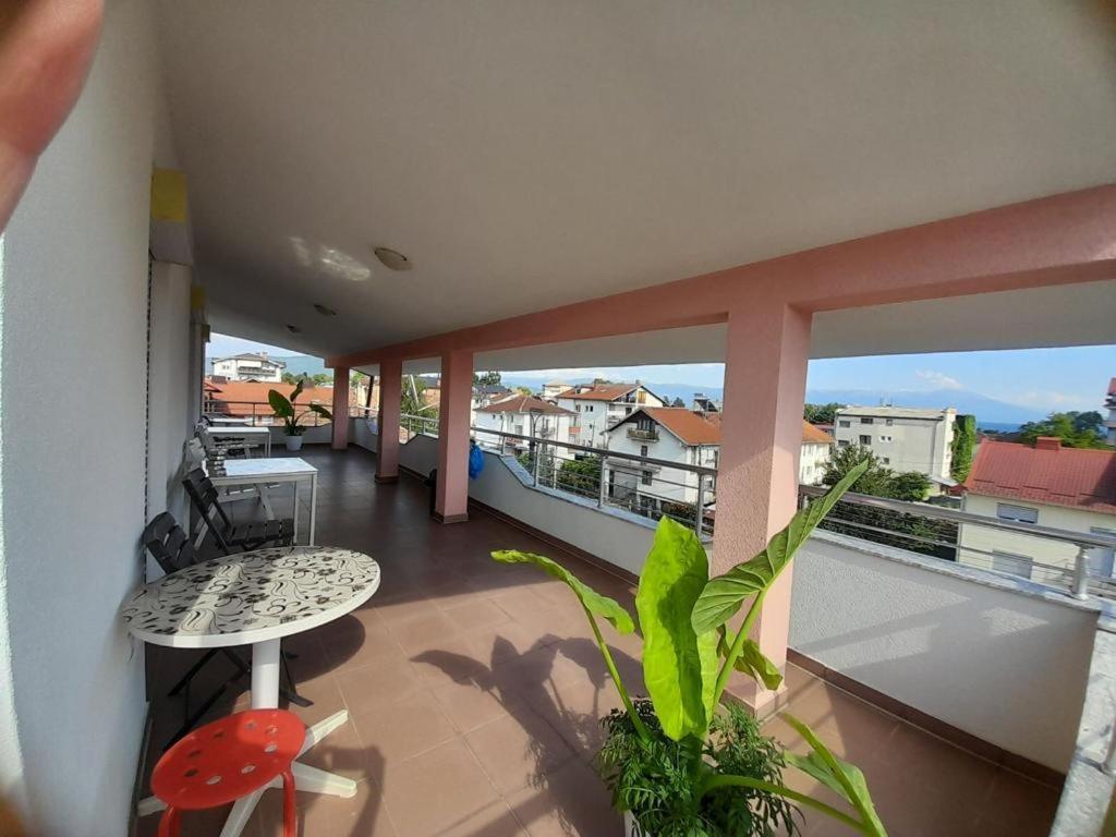 Vila Bolonja Struga Luaran gambar