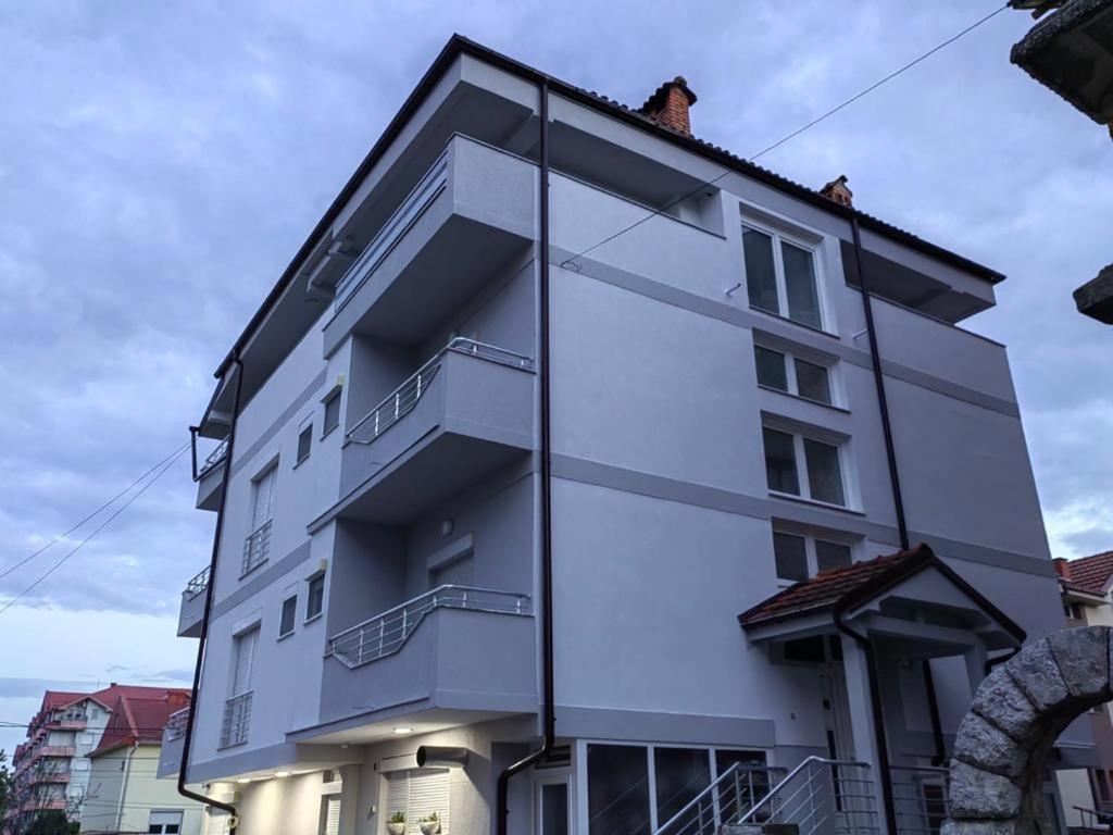 Vila Bolonja Struga Luaran gambar